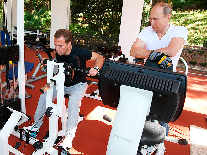 Poetin en Medvedev sportschool