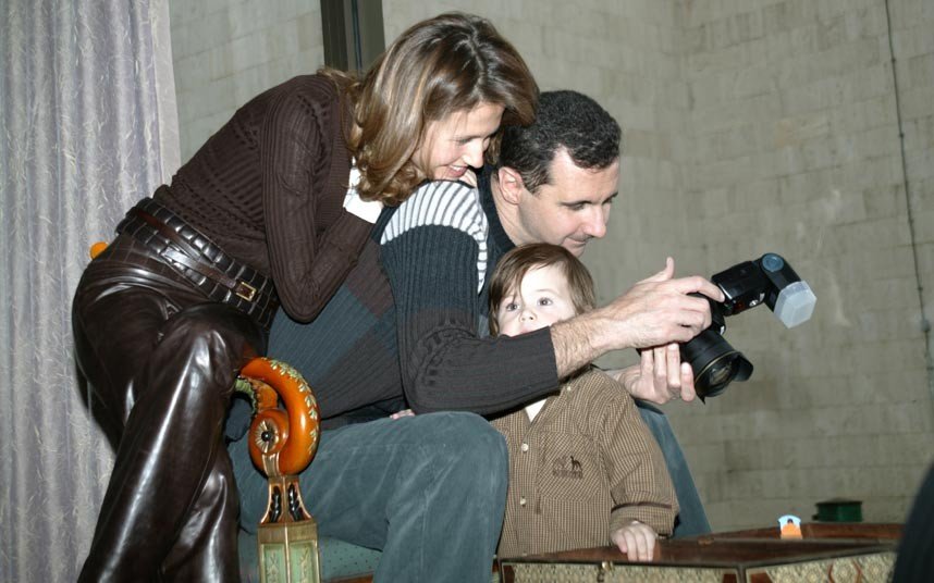Assad met Asama en kind