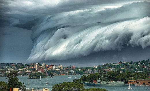 Cloud tsunami Sydney