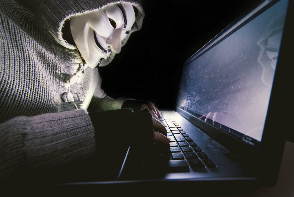 Anonymous valt banken aan