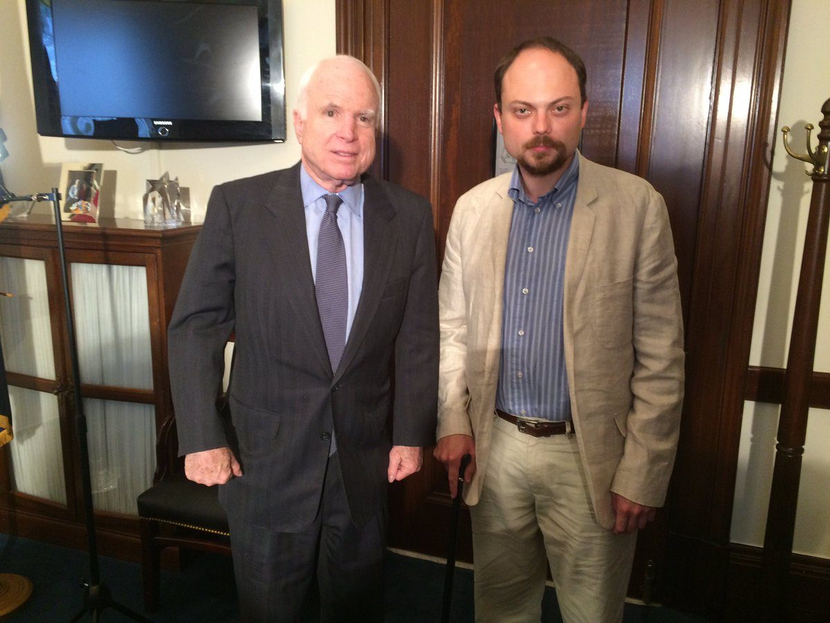 John McCain met Kara-Moerza