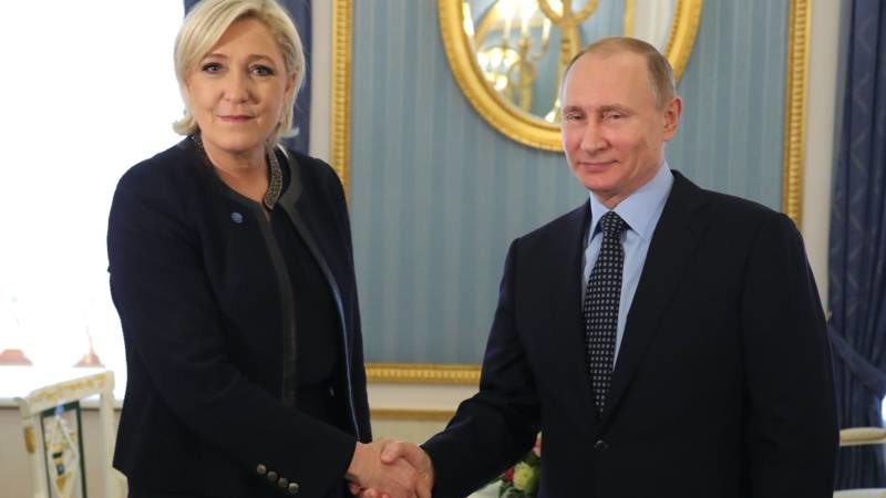 Marine Le Pen in Moskou met Poetin