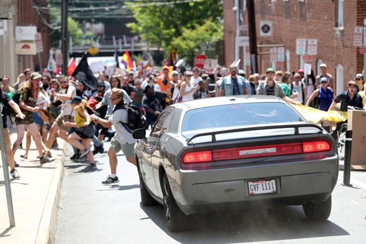 Auto Charlottesville menigte