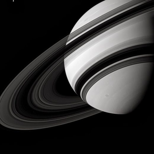 Saturn rings