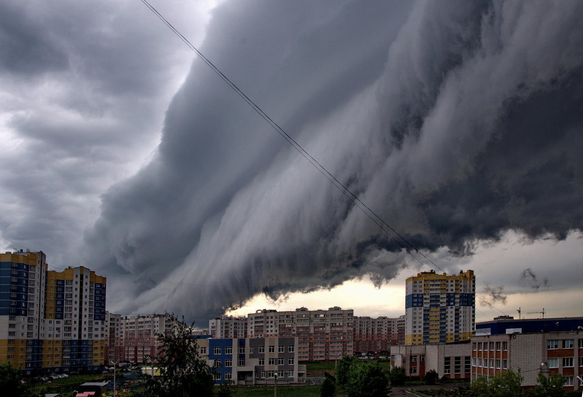 Klik om te vergroten Scary cloud