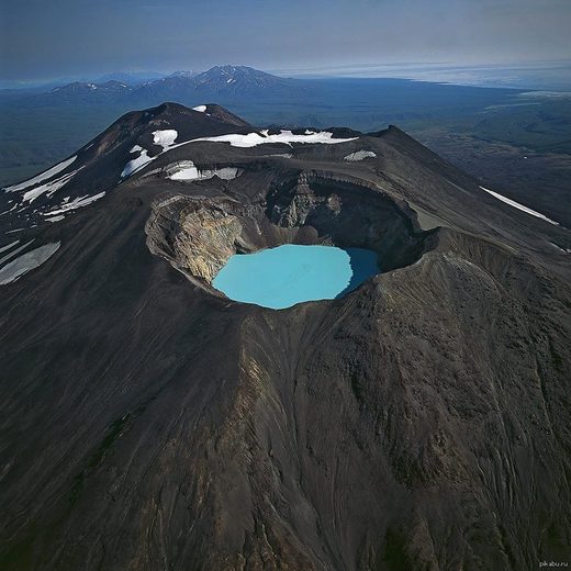 Acidic lake, Maly Semiachik Volcano, Srezannaya mountain, Kamchatka