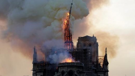 Notre Dame torenspits brand