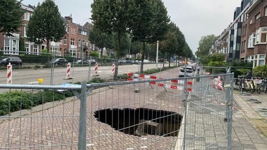 Deel Hertogsingel Maastricht dicht voor verkeer door zinkgat