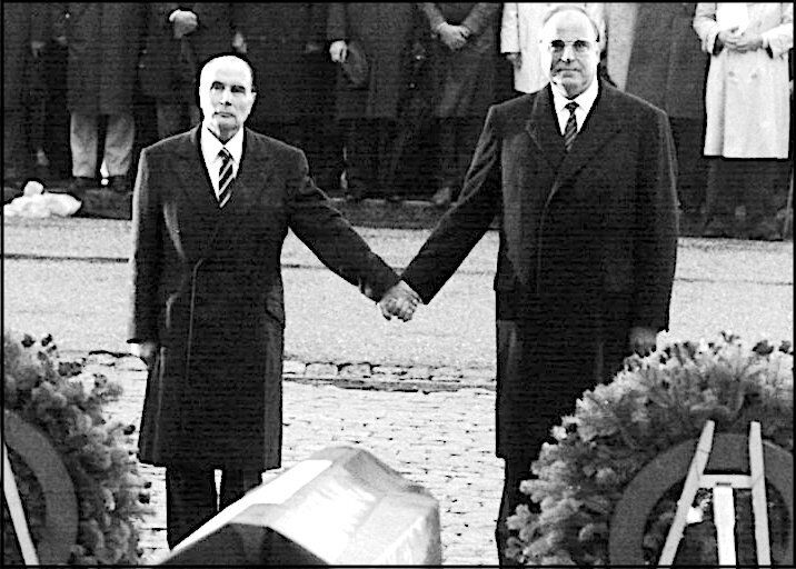 Klik om te vergroten Mitterrand Kohl